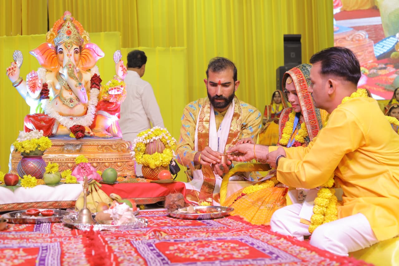 ganpatisth4.jpg