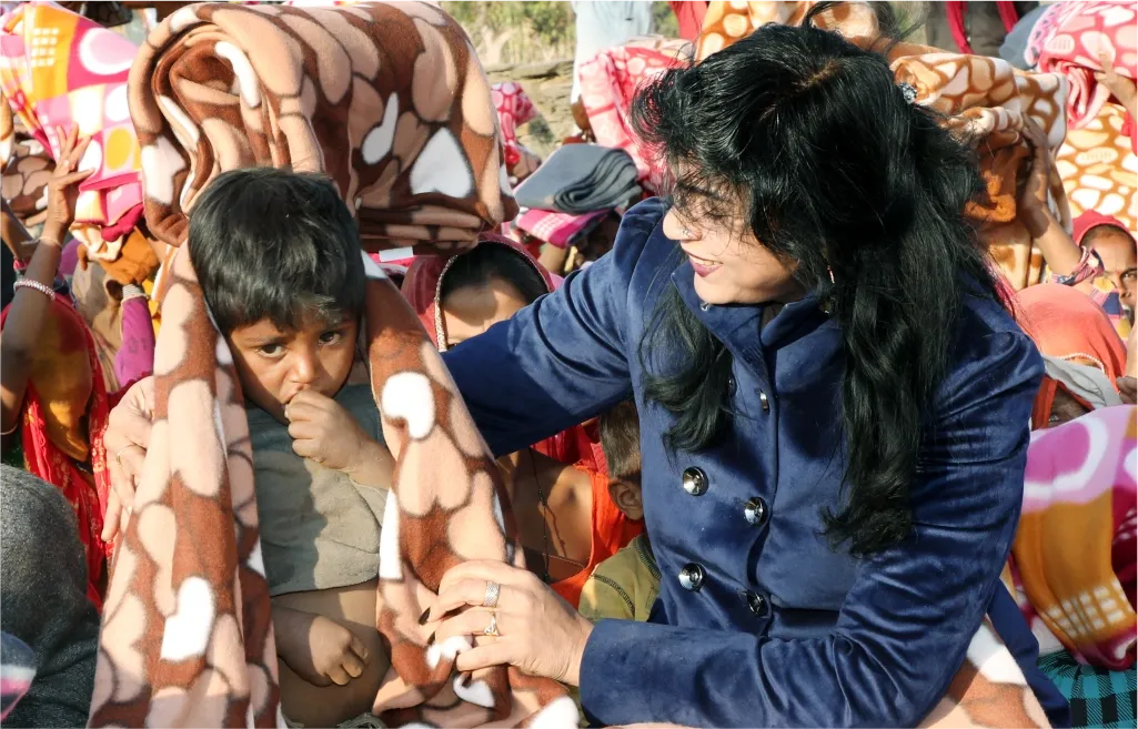 कड़कड़ती ठंड में जरूरतमंदों को दें सेवा का कंबल