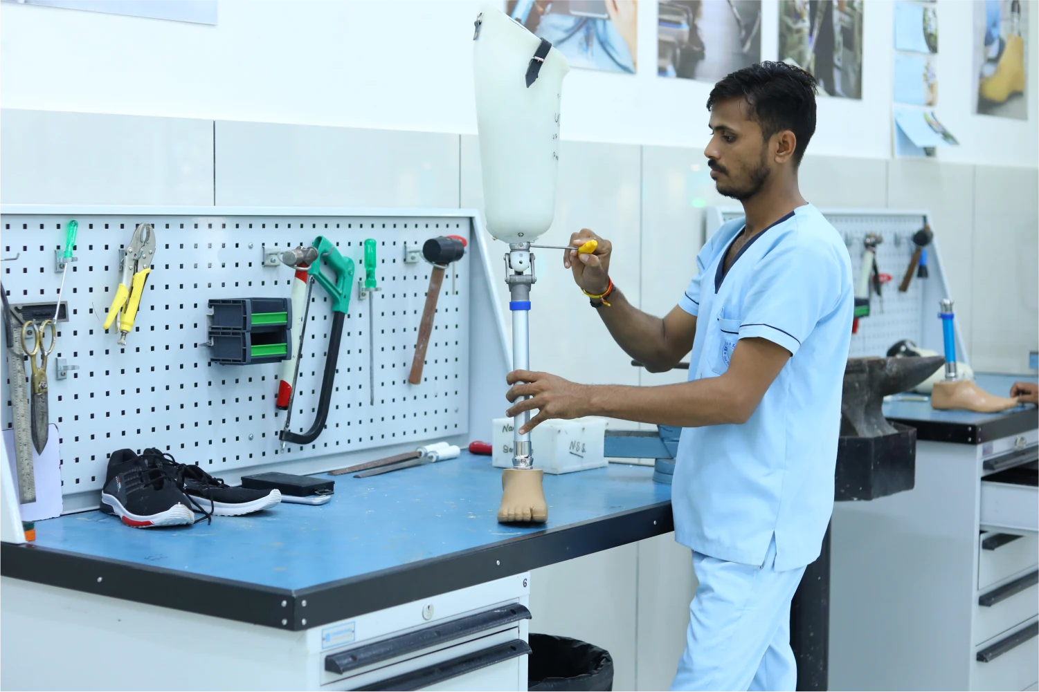 कृत्रिम अंग कार्यशाला 