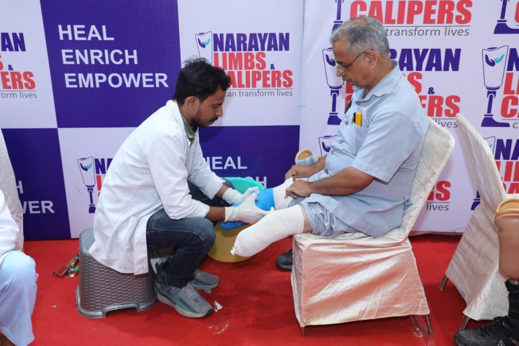 Narayan Seva Sansthan - Narayan Limb Distribution Camp Agra