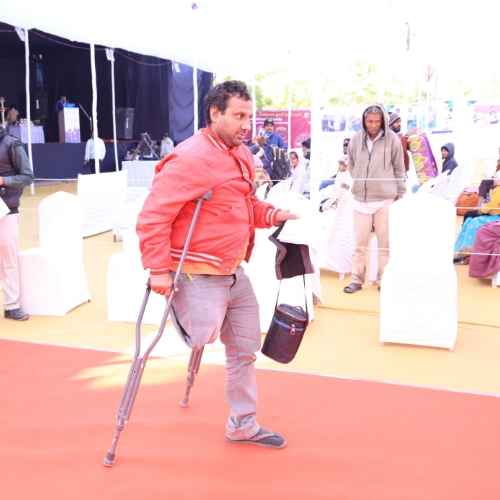 Narayan Limb Distribution Camp Bhuj 001